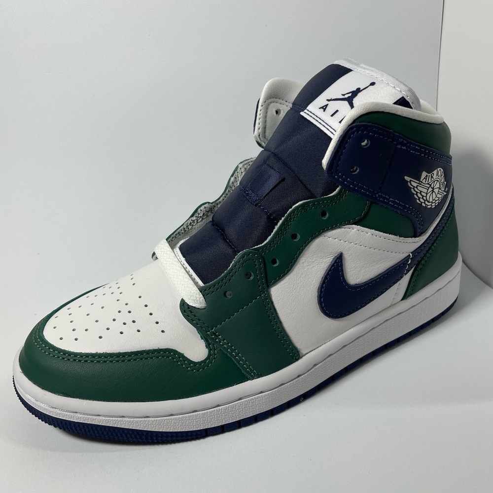 Jordan 1 Mid Women’s Seahawks